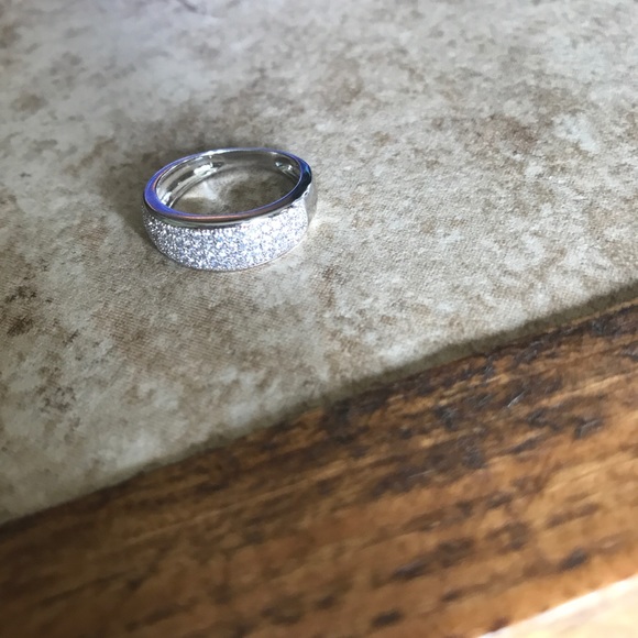 Brand ❗️New❗️Sterling Silver Ring Size 5 - Picture 2 of 2